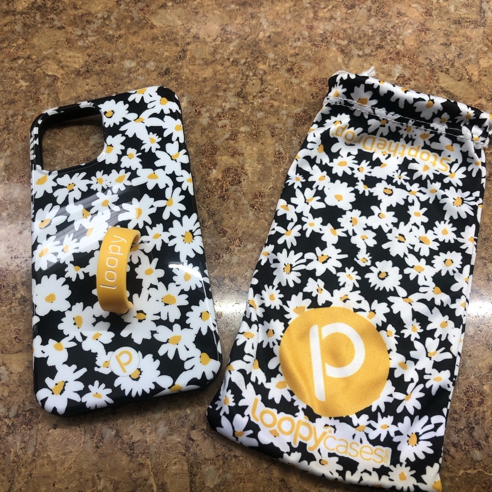 Daisy Loopy for iPhone 12 Pro NWT